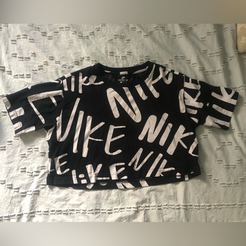 Nike cropped tee